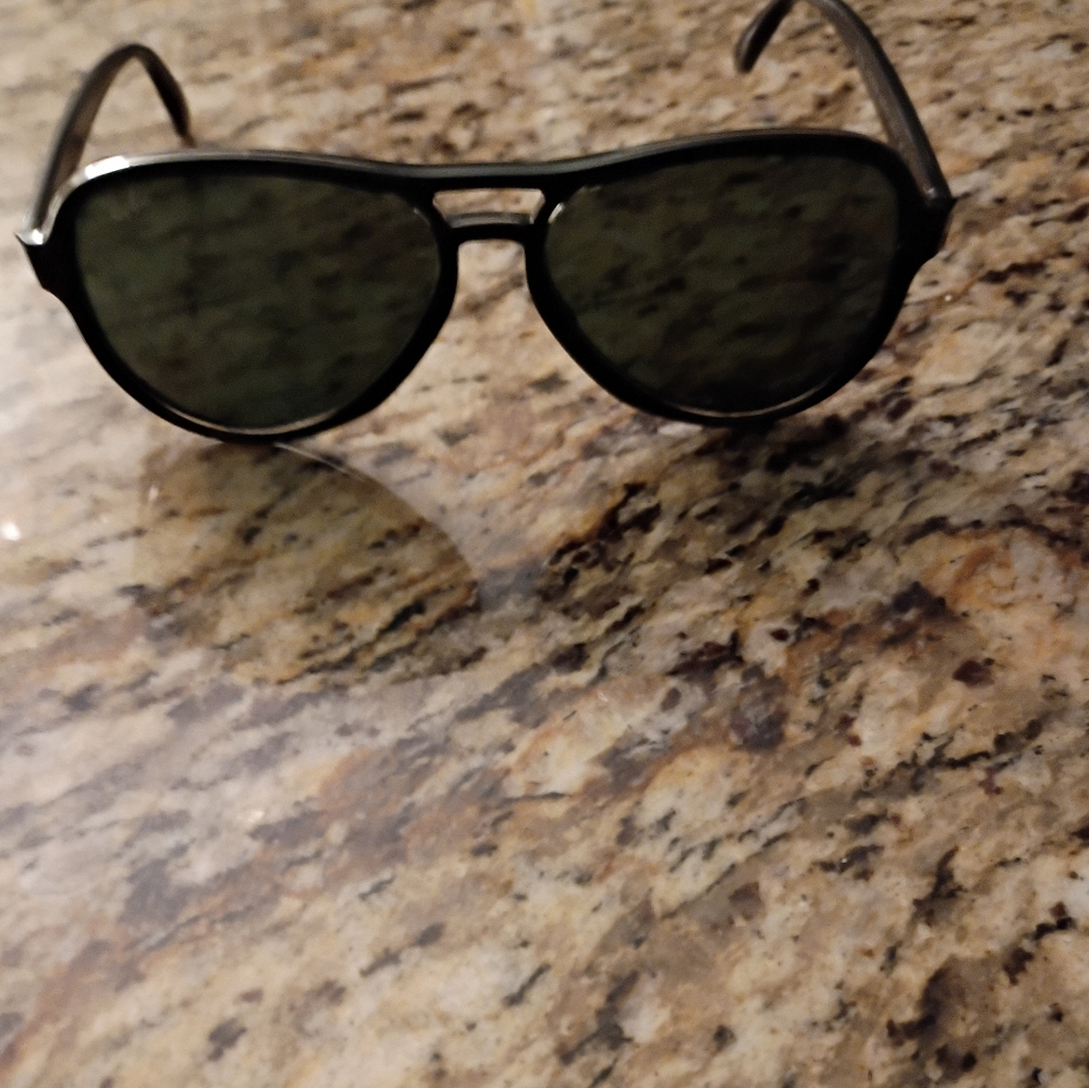 Authentic Rayban Chic Shades - Unisex